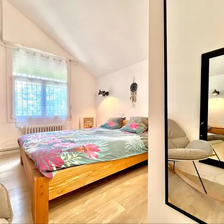 La Nimoise, Maison Familiale Avec Jardin 2*