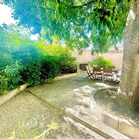La Nimoise, Maison Familiale Avec Jardin Pensjonat 4*