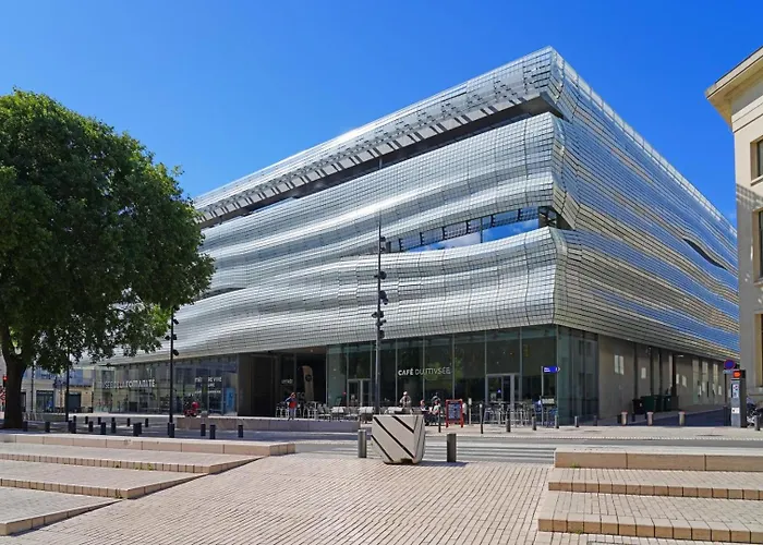 La Nîmoise, Maison Familiale Avec Jardin Nîmes