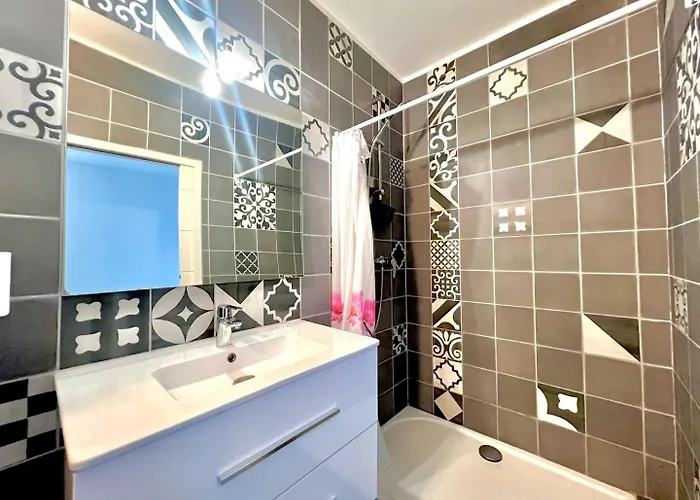 Maison d'hôtes La Nîmoise, Maison Familiale Avec Jardin