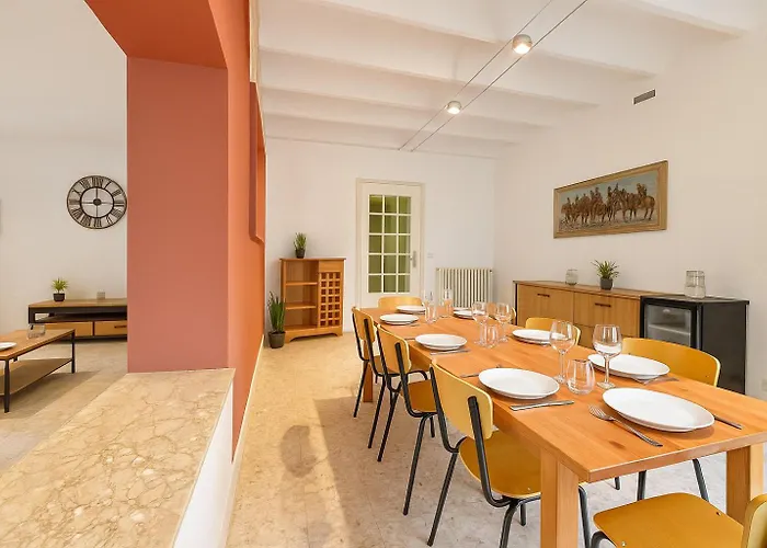 La Nîmoise, Maison Familiale Avec Jardin Maison d'hôtes