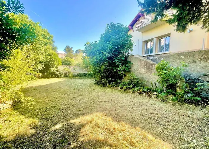 Maison d'hôtes La Nîmoise, Maison Familiale Avec Jardin 4*