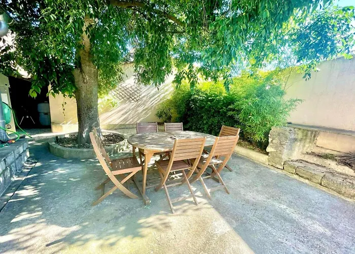 La Nîmoise, Maison Familiale Avec Jardin Nîmes